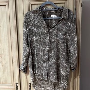 Equipment sheer snake skin print